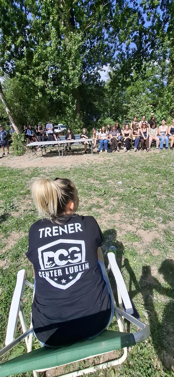 Studenci Behawiorystyki Zwierząt poznawali tajniki pracy psów służbowych