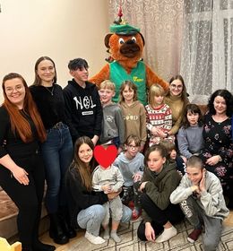 Studenci RUSS odwiedzili dzieci z Domu Dziecka w Woli Gałęzowskiej