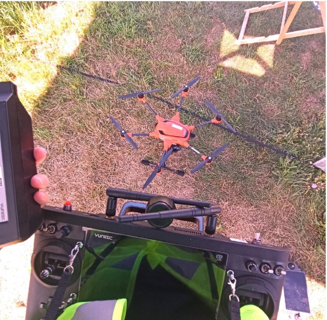 dron podczas startu