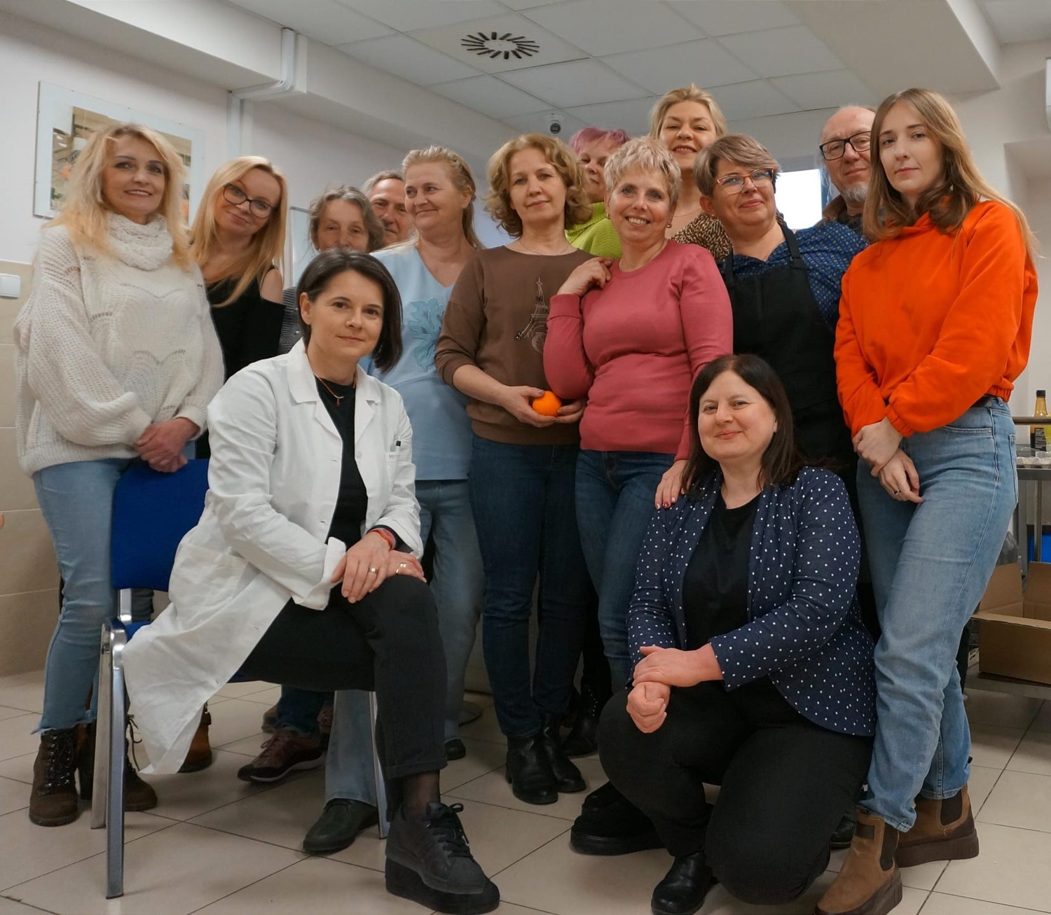 dr inż. Monika Michalak-Majewska w towarzystwie uczestniczek warsztatów
