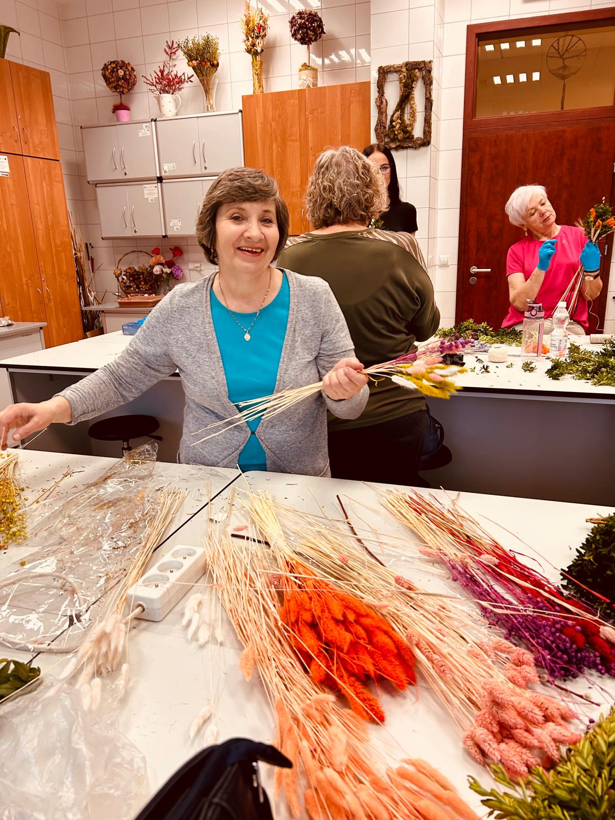 Klub Seniora warsztaty florystyczne